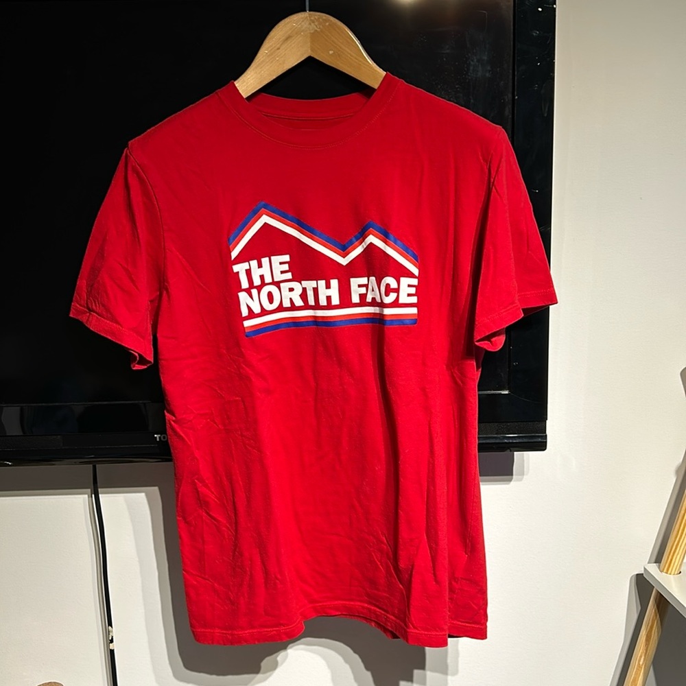 The North Face t shirt